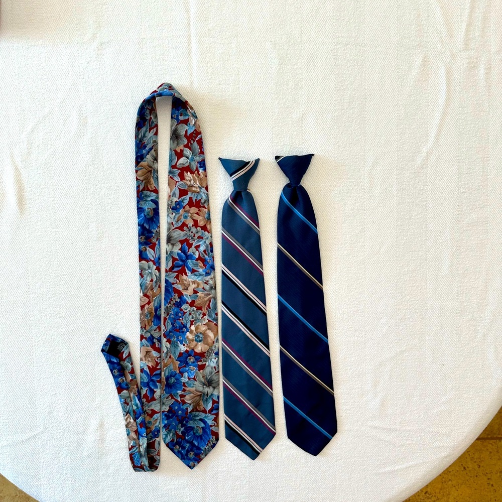 3 Vintage Men’s Ties.